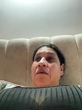 Snapshot of siri_duque chatting on May 1, 2026, 2:10 pm siri duque online show from May 1, 2026, 2:10 pm