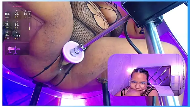 MhiaRey online show from May 12, 2026, 1:19 pm