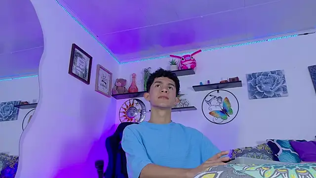 Noah tyler  online show from October 21, 2025, 8:09 pm