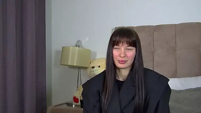 AlexandraBloom online show from February 18, 2026, 6:26 pm