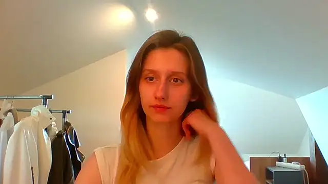 LUNA delight online show from March 10, 2025, 2:48 pm