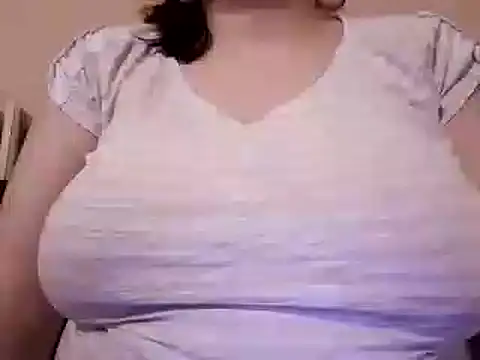 AalinnaK online show from January 28, 2025, 6:49 pm