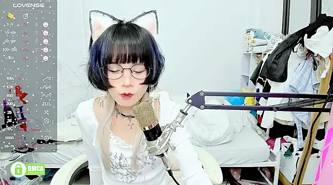 Snapshot of RassieRaph chatting on March 7, 2025, 4:00 pm RassieRaph online show from March 7, 2025, 4:00 pm