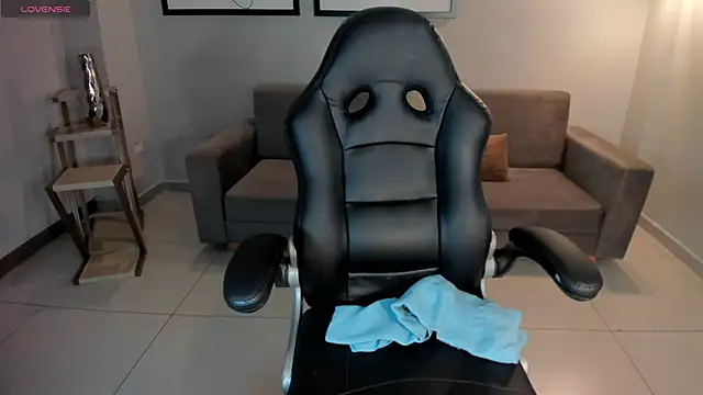 TaraLawrence online show from January 11, 2025, 7:59 pm