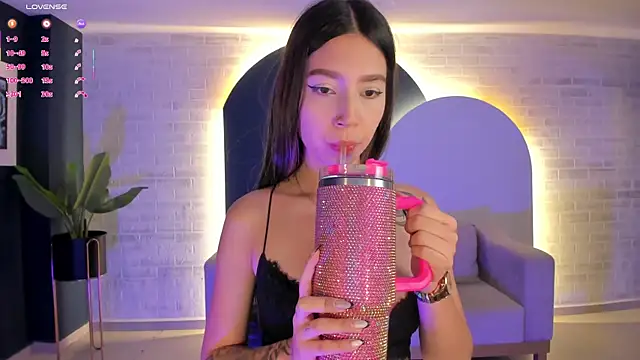 TaraLawrence online show from November 29, 2025, 4:15 am