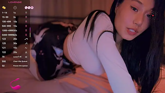 Snapshot of kimmy_chi_ chatting on October 13, 2025, 6:19 pm kimmy chi  online show from October 13, 2025, 6:19 pm