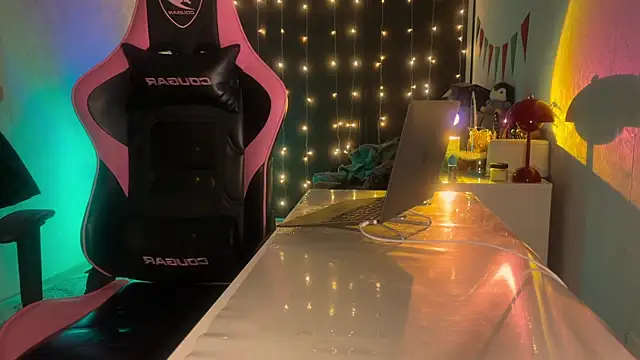 misswishh  online show from April 11, 2026, 7:40 pm