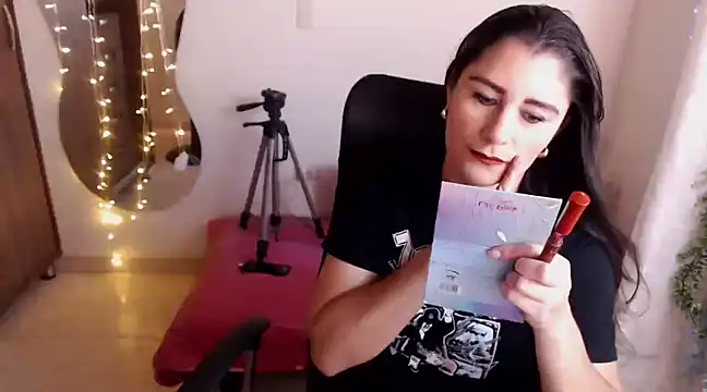 LUCY LI online show from January 12, 2025, 6:49 pm