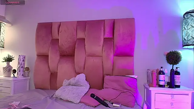 SweetBonniie online show from September 27, 2025, 11:37 am