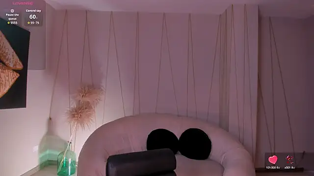 MaddisonLowe online show from September 11, 2025, 3:06 am