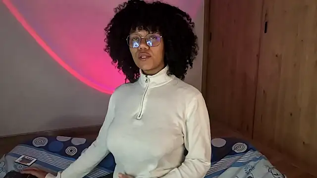 Snapshot of Ale_xandra chatting on June 17, 2026, 1:30 am Ale xandra online show from June 17, 2026, 1:30 am