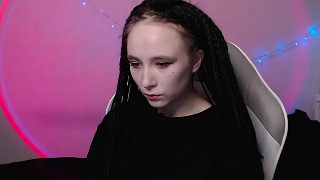 Robin yourss online show from December 9, 2024, 1:13 pm