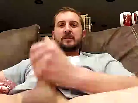 Snapshot of MrMechanic38 chatting on December 27, 2024, 1:18 pm MrMechanic38 online show from December 27, 2024, 1:18 pm