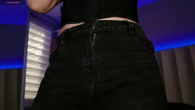 Megan mooree  online show from November 8, 2025, 12:05 pm