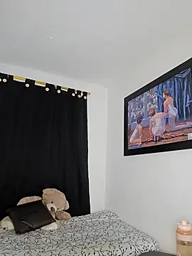 Antonella2 m online show from December 6, 2024, 11:11 am