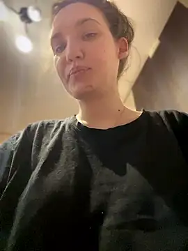 Holly Molii online show from January 9, 2026, 1:14 pm