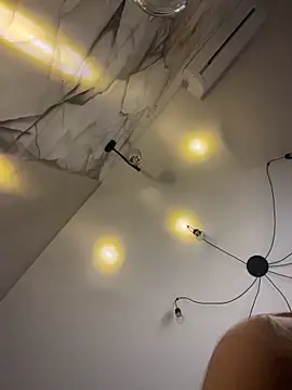 Holly Molii online show from March 19, 2026, 12:47 am