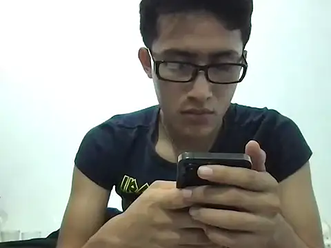 Snapshot of Akaerizz chatting on December 14, 2025, 6:19 am Akaerizz online show from December 14, 2025, 6:19 am