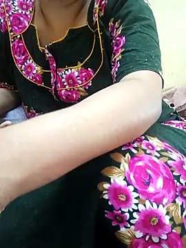 Snapshot of yourtamilcouple chatting on September 13, 2025, 6:46 am yourtamilcouple online show from September 13, 2025, 6:46 am