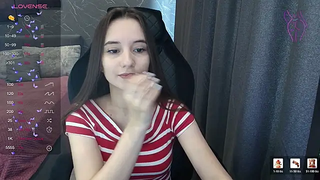 Snapshot of Alice_Weiss chatting on July 7, 2026, 9:24 am Alice Weiss online show from July 7, 2026, 9:24 am