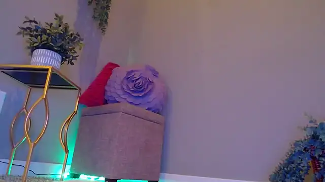 Snapshot of Naughty_pussy2cum chatting on December 30, 2024, 10:21 am Naughty pussy2cum online show from December 30, 2024, 10:21 am