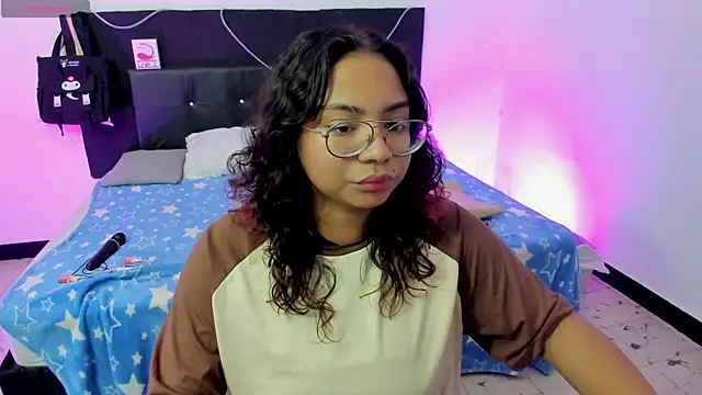 Snapshot of im_angels77 chatting on February 20, 2025, 4:18 am im angels77 online show from February 20, 2025, 4:18 am