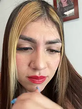 Snapshot of Emmy_flow chatting on February 13, 2026, 2:24 pm Emmy flow online show from February 13, 2026, 2:24 pm