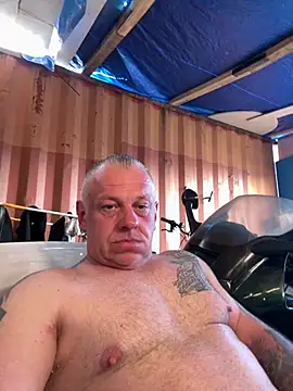 Snapshot of JakubW79 chatting on May 1, 2026, 3:49 pm JakubW79 online show from May 1, 2026, 3:49 pm