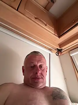 Snapshot of JakubW79 chatting on May 6, 2026, 4:01 pm JakubW79 online show from May 6, 2026, 4:01 pm
