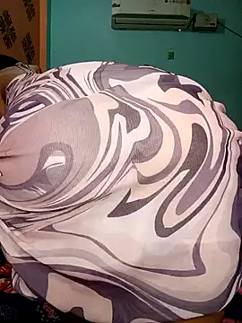 Snapshot of poojaji690 chatting on February 9, 2025, 5:50 am poojaji690 online show from February 9, 2025, 5:50 am