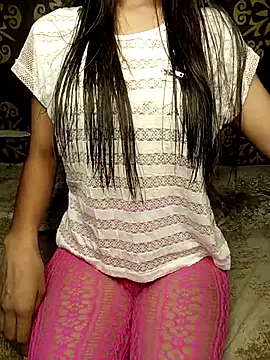 Snapshot of poojaji690 chatting on September 17, 2025, 5:53 am poojaji690 online show from September 17, 2025, 5:53 am