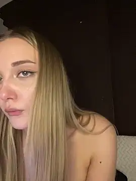 Snapshot of Alisa_Rise chatting on February 16, 2025, 7:49 pm Alisa Rise online show from February 16, 2025, 7:49 pm