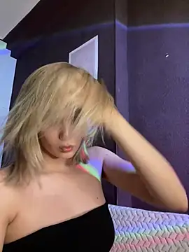 Snapshot of Alisa_Rise chatting on March 23, 2025, 12:58 am Alisa Rise online show from March 23, 2025, 12:58 am