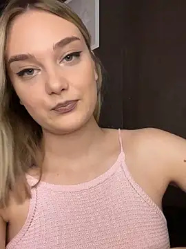 Snapshot of Alisa_Rise chatting on November 2, 2025, 3:25 pm Alisa Rise online show from November 2, 2025, 3:25 pm