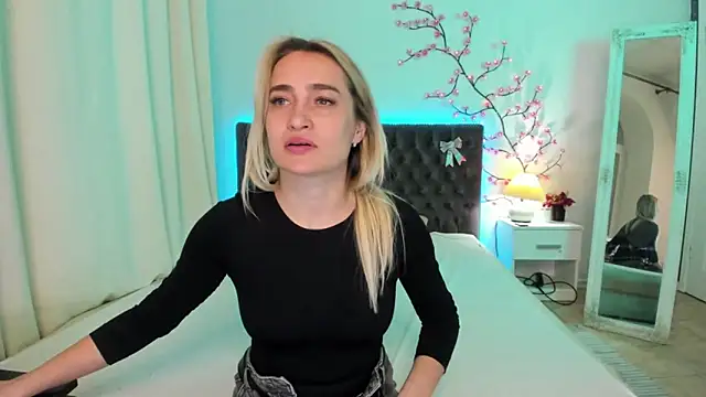 KateOwyns online show from April 11, 2026, 12:20 pm