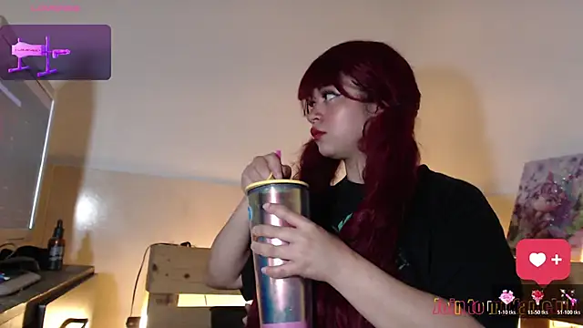 Snapshot of Bitsy_Messy chatting on November 19, 2025, 6:13 am Bitsy Messy online show from November 19, 2025, 6:13 am