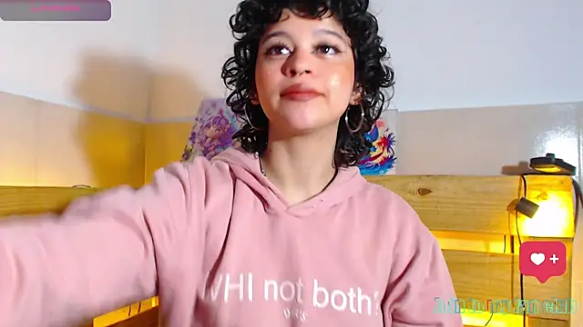 Snapshot of Bitsy_Messy chatting on February 11, 2026, 10:59 pm Bitsy Messy online show from February 11, 2026, 10:59 pm