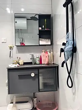 Snapshot of Aimeil chatting on March 4, 2025, 12:44 pm Aimeil online show from March 4, 2025, 12:44 pm