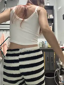 Snapshot of Aimeil chatting on November 11, 2025, 3:12 pm Aimeil online show from November 11, 2025, 3:12 pm