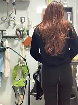 Snapshot of Aimeil chatting on December 22, 2025, 3:31 pm Aimeil online show from December 22, 2025, 3:31 pm