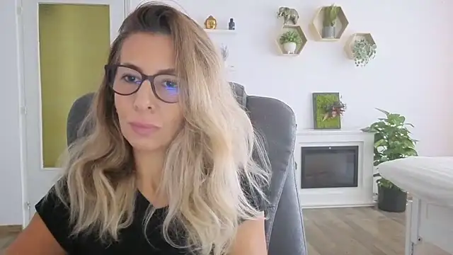 SukyGirl online show from September 25, 2025, 7:34 am