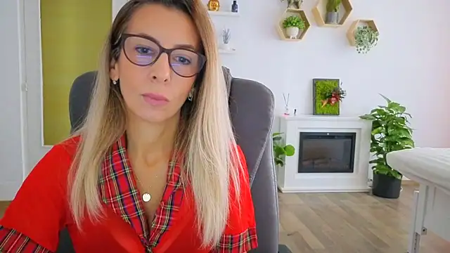 SukyGirl online show from October 1, 2025, 6:08 am