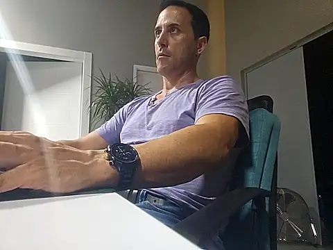 Snapshot of Lucas___81 chatting on October 30, 2025, 7:25 pm Lucas 81 online show from October 30, 2025, 7:25 pm