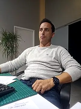 Snapshot of Lucas___81 chatting on November 6, 2025, 7:48 pm Lucas 81 online show from November 6, 2025, 7:48 pm