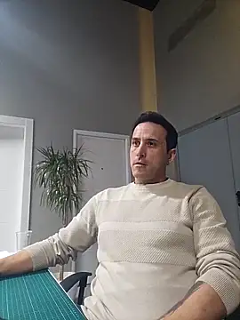 Snapshot of Lucas___81 chatting on March 4, 2026, 7:20 pm Lucas 81 online show from March 4, 2026, 7:20 pm