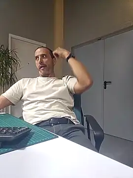 Snapshot of Lucas___81 chatting on April 7, 2026, 6:30 pm Lucas 81 online show from April 7, 2026, 6:30 pm