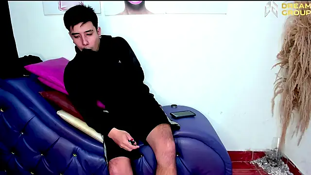 Snapshot of Yourslust_ chatting on September 23, 2025, 1:03 pm Yourslust online show from September 23, 2025, 1:03 pm