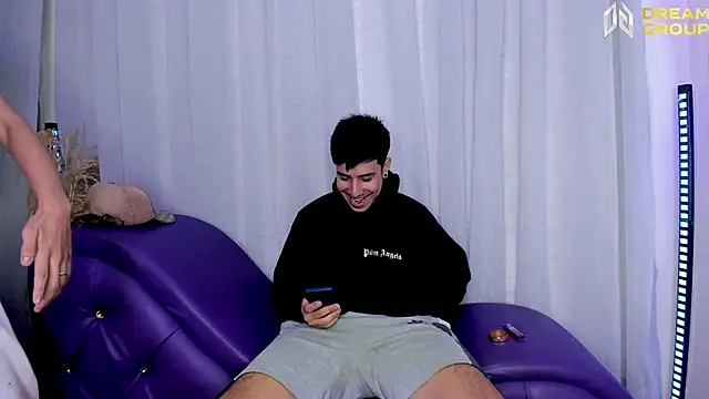 Snapshot of Yourslust_ chatting on October 14, 2025, 1:12 pm Yourslust online show from October 14, 2025, 1:12 pm