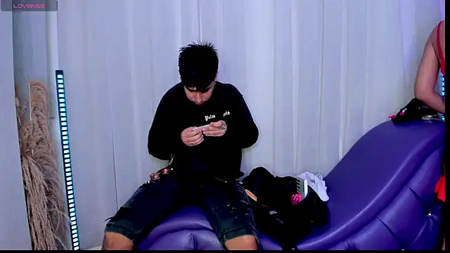 Snapshot of Yourslust_ chatting on November 21, 2025, 9:13 pm Yourslust online show from November 21, 2025, 9:13 pm