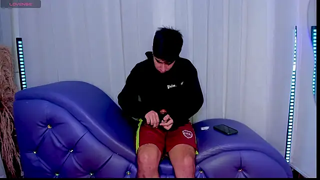 Snapshot of Yourslust_ chatting on November 22, 2025, 1:21 pm Yourslust online show from November 22, 2025, 1:21 pm